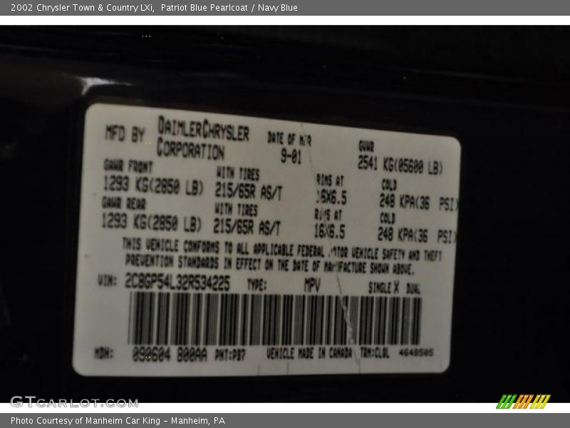 Patriot Blue Pearlcoat / Navy Blue 2002 Chrysler Town & Country LXi