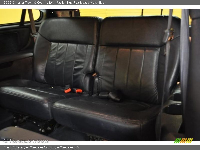 Patriot Blue Pearlcoat / Navy Blue 2002 Chrysler Town & Country LXi