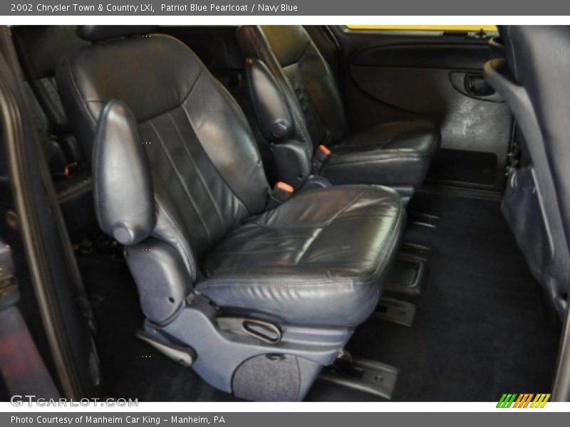 Patriot Blue Pearlcoat / Navy Blue 2002 Chrysler Town & Country LXi