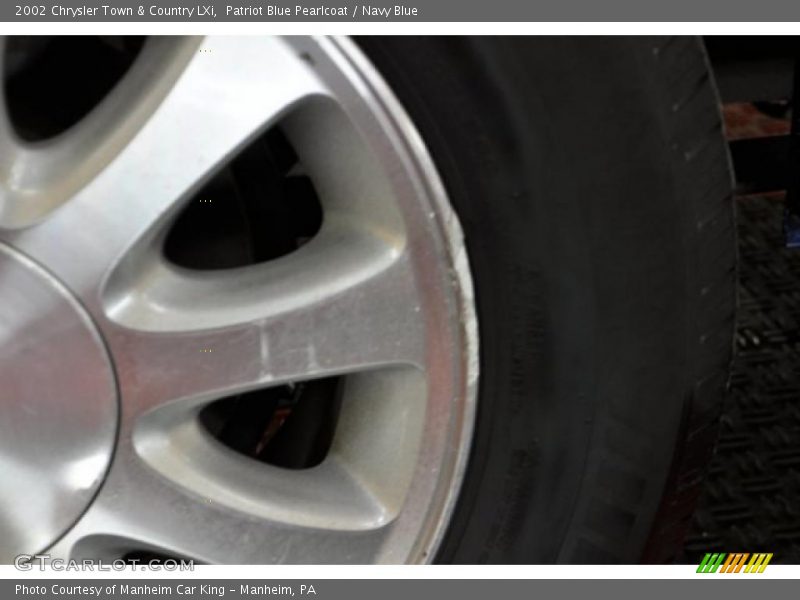 Patriot Blue Pearlcoat / Navy Blue 2002 Chrysler Town & Country LXi