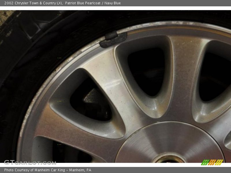 Patriot Blue Pearlcoat / Navy Blue 2002 Chrysler Town & Country LXi
