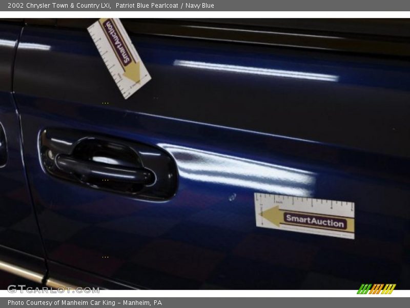 Patriot Blue Pearlcoat / Navy Blue 2002 Chrysler Town & Country LXi