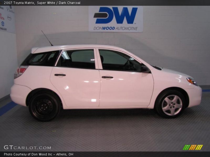 Super White / Dark Charcoal 2007 Toyota Matrix