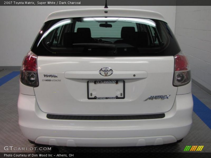 Super White / Dark Charcoal 2007 Toyota Matrix