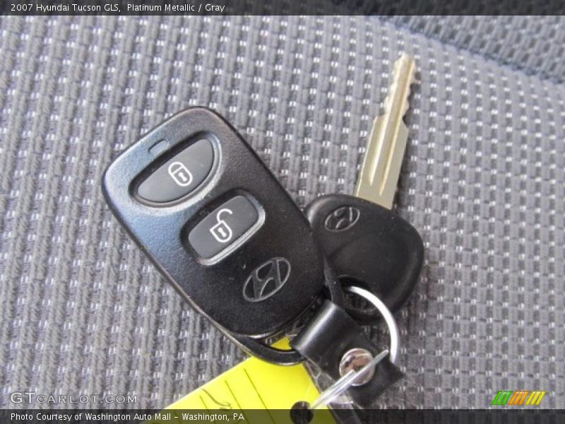 Platinum Metallic / Gray 2007 Hyundai Tucson GLS