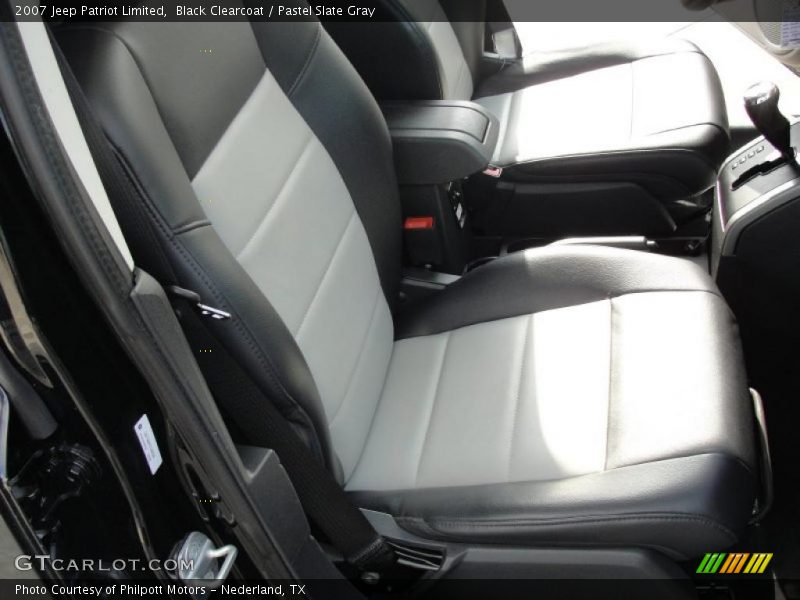  2007 Patriot Limited Pastel Slate Gray Interior
