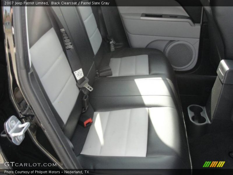  2007 Patriot Limited Pastel Slate Gray Interior