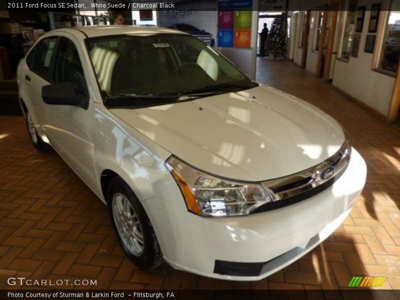 White Suede / Charcoal Black 2011 Ford Focus SE Sedan