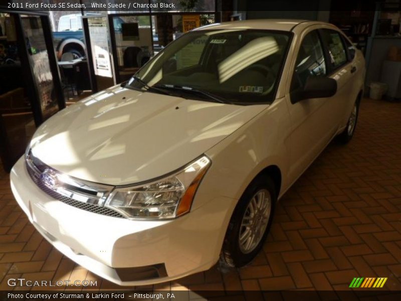 White Suede / Charcoal Black 2011 Ford Focus SE Sedan