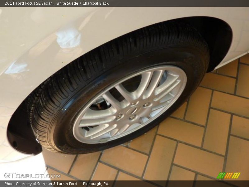 White Suede / Charcoal Black 2011 Ford Focus SE Sedan