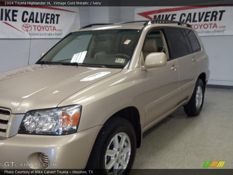 Vintage Gold Metallic / Ivory 2004 Toyota Highlander I4