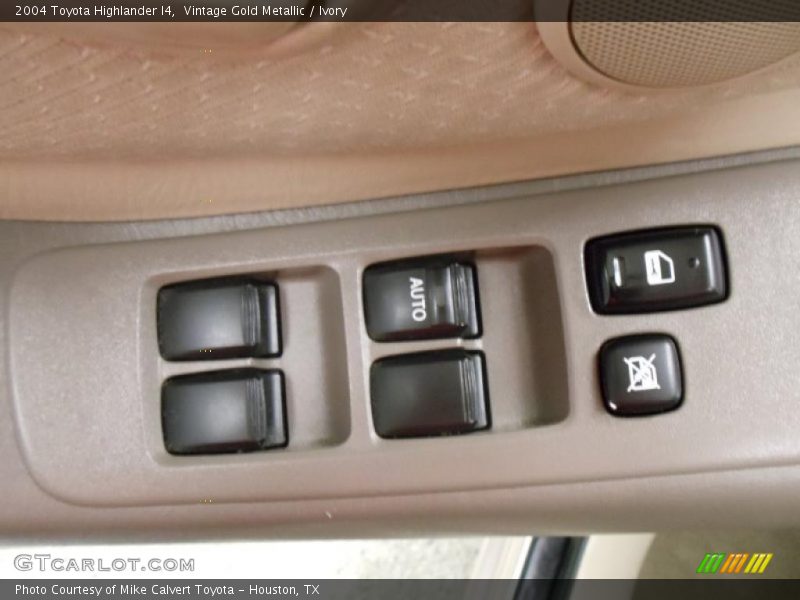 Vintage Gold Metallic / Ivory 2004 Toyota Highlander I4