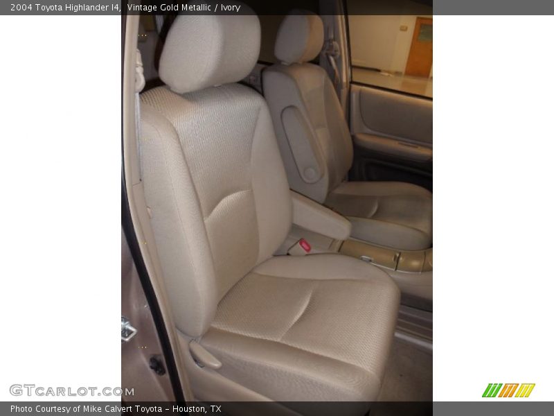 Vintage Gold Metallic / Ivory 2004 Toyota Highlander I4