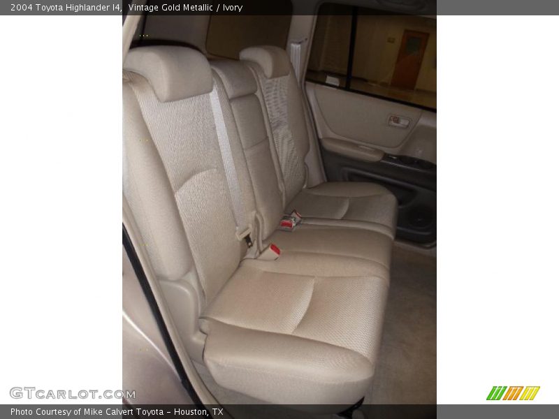 Vintage Gold Metallic / Ivory 2004 Toyota Highlander I4