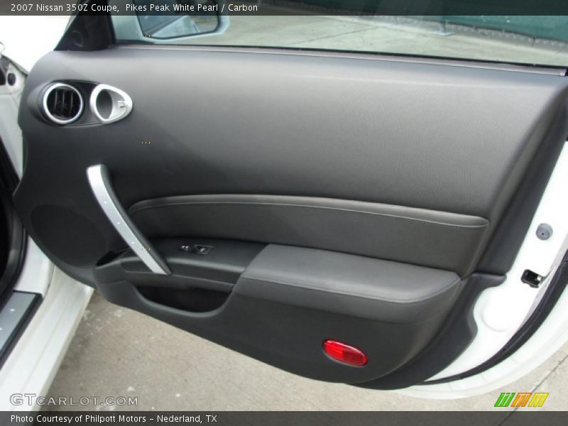 Door Panel of 2007 350Z Coupe