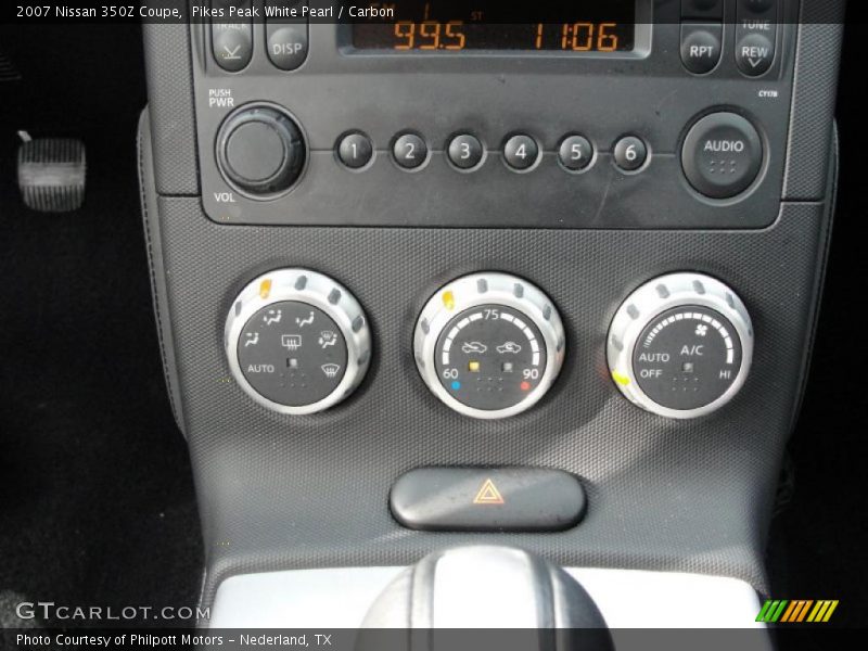 Controls of 2007 350Z Coupe