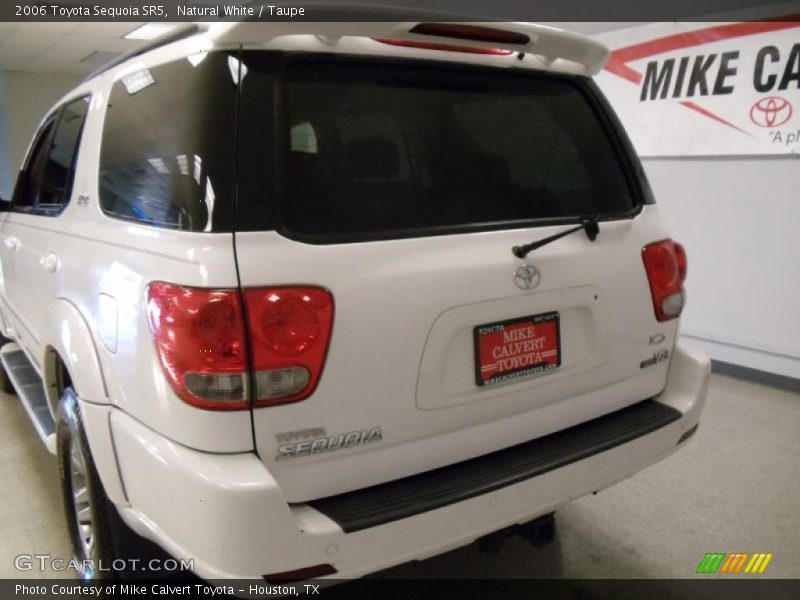 Natural White / Taupe 2006 Toyota Sequoia SR5
