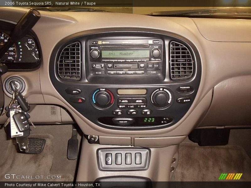 Natural White / Taupe 2006 Toyota Sequoia SR5