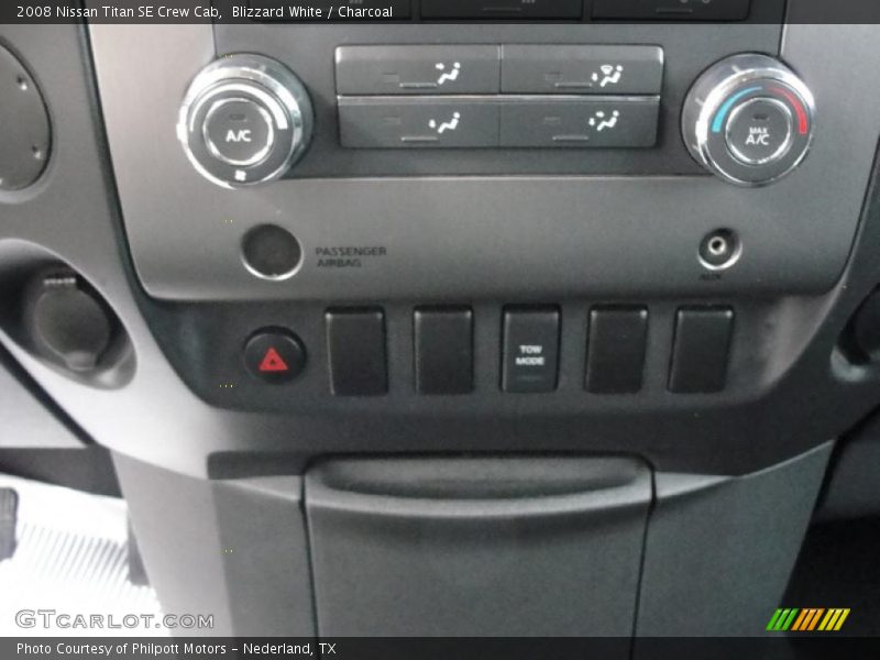 Blizzard White / Charcoal 2008 Nissan Titan SE Crew Cab