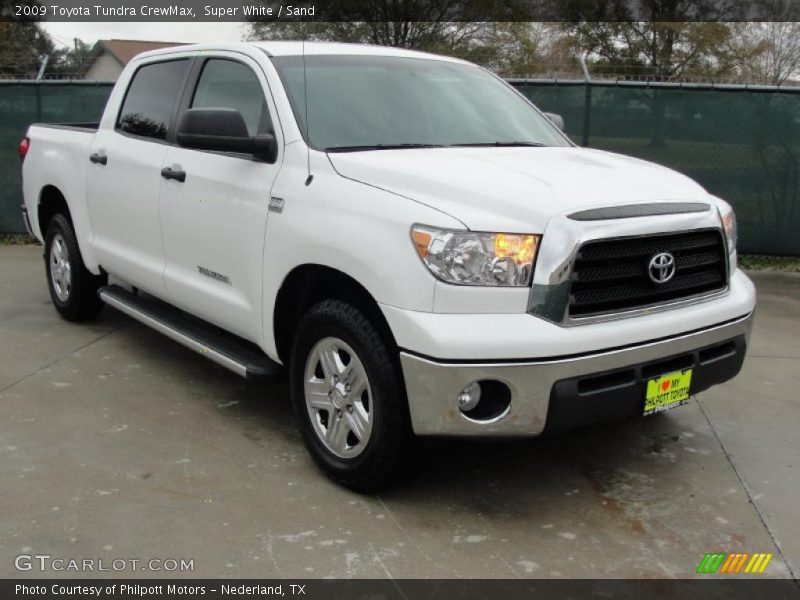 Super White / Sand 2009 Toyota Tundra CrewMax
