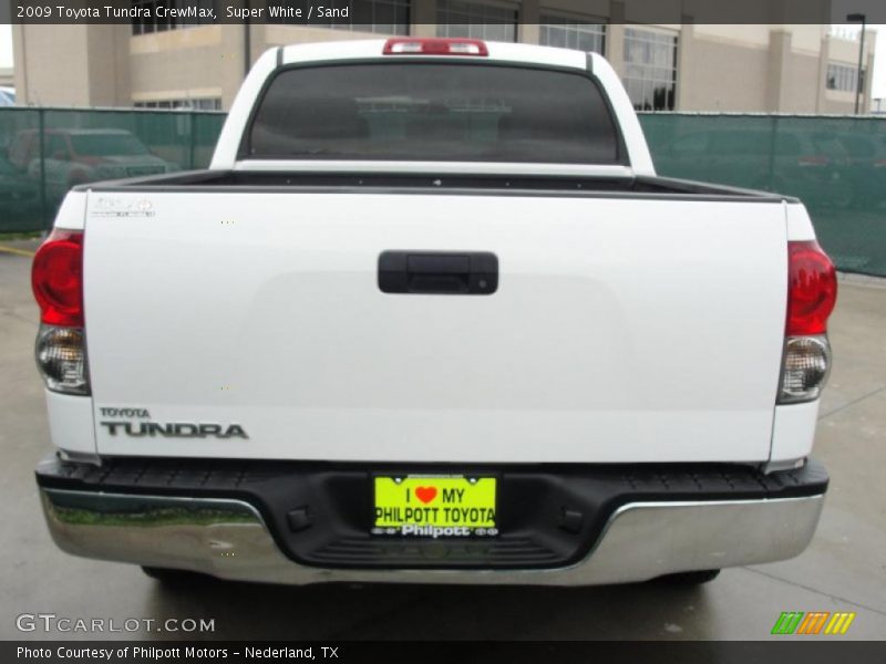 Super White / Sand 2009 Toyota Tundra CrewMax