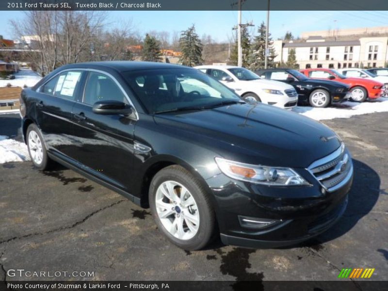 Tuxedo Black / Charcoal Black 2011 Ford Taurus SEL