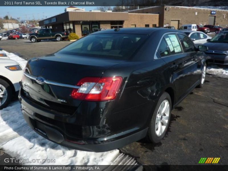 Tuxedo Black / Charcoal Black 2011 Ford Taurus SEL