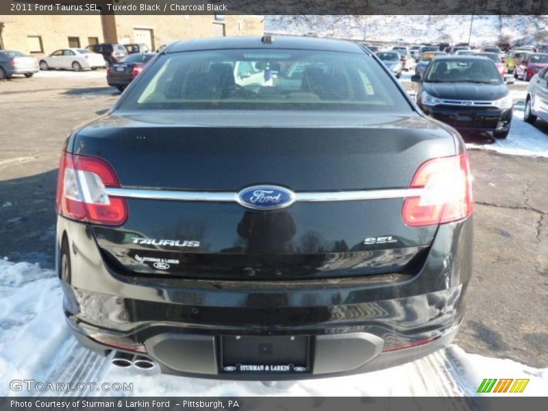 Tuxedo Black / Charcoal Black 2011 Ford Taurus SEL