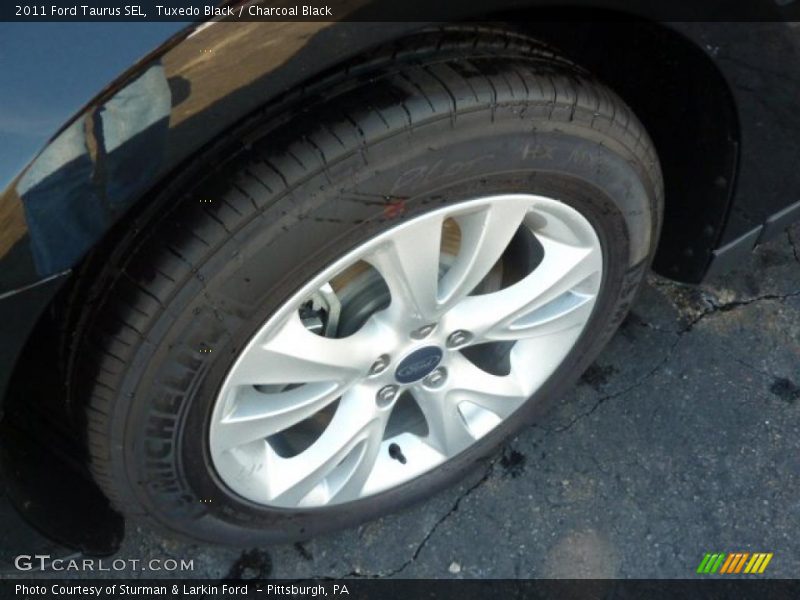 Tuxedo Black / Charcoal Black 2011 Ford Taurus SEL