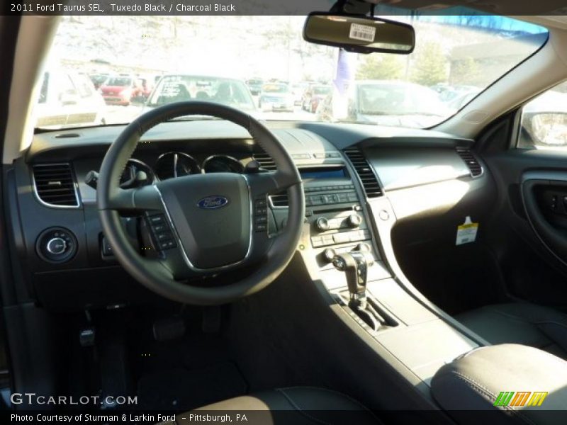 Tuxedo Black / Charcoal Black 2011 Ford Taurus SEL