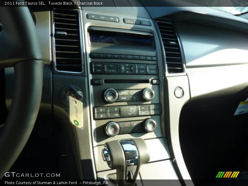 Tuxedo Black / Charcoal Black 2011 Ford Taurus SEL