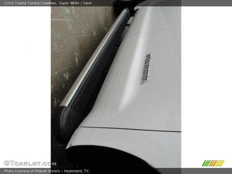 Super White / Sand 2009 Toyota Tundra CrewMax