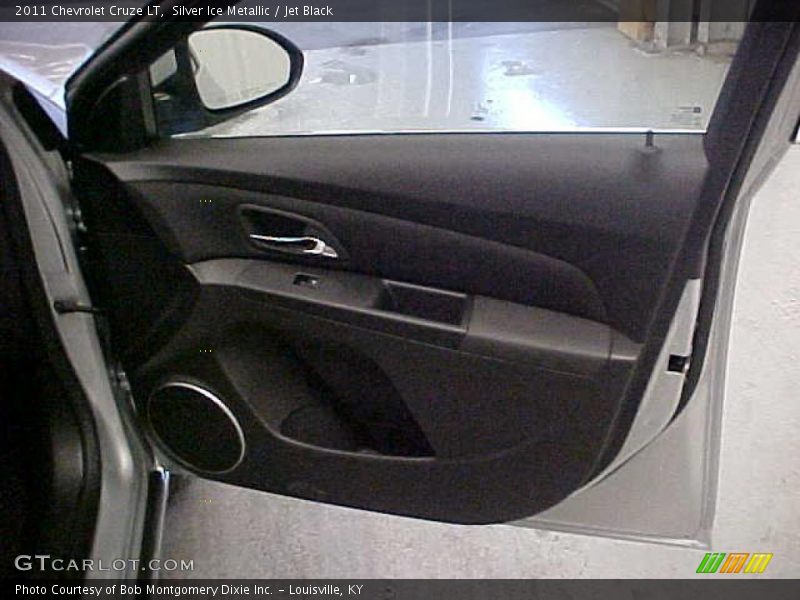 Silver Ice Metallic / Jet Black 2011 Chevrolet Cruze LT