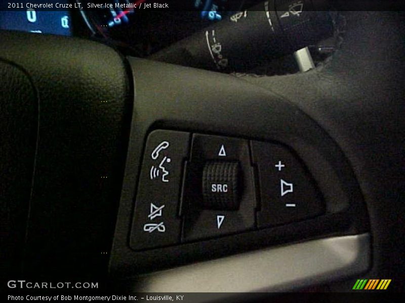 Silver Ice Metallic / Jet Black 2011 Chevrolet Cruze LT