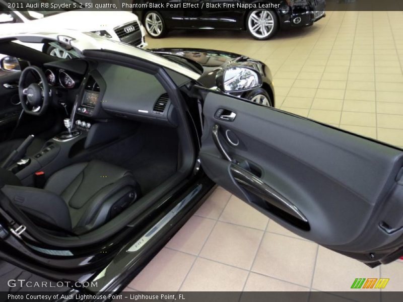 Phantom Black Pearl Effect / Black Fine Nappa Leather 2011 Audi R8 Spyder 5.2 FSI quattro