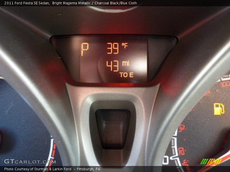 Bright Magenta Metallic / Charcoal Black/Blue Cloth 2011 Ford Fiesta SE Sedan