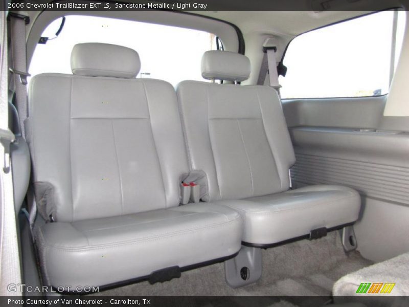  2006 TrailBlazer EXT LS Light Gray Interior