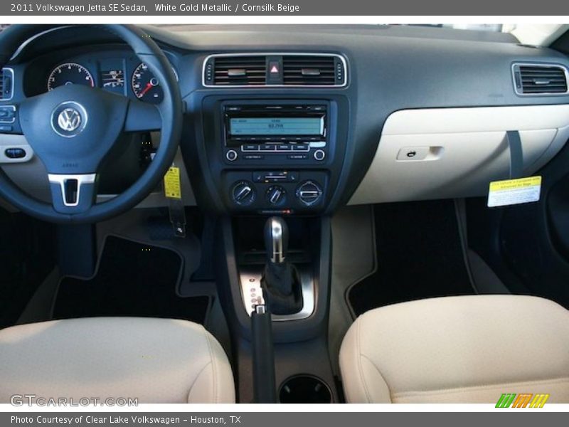 Dashboard of 2011 Jetta SE Sedan
