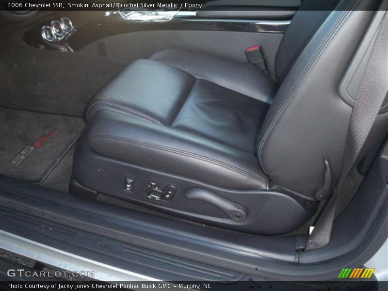  2006 SSR  Ebony Interior