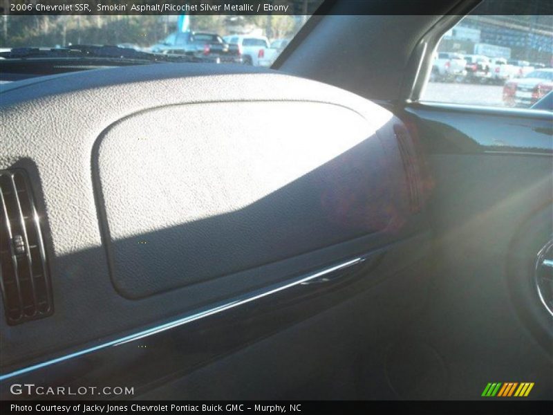 Smokin' Asphalt/Ricochet Silver Metallic / Ebony 2006 Chevrolet SSR