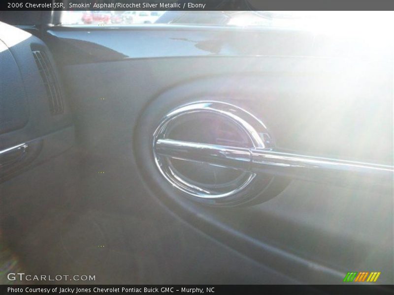 Smokin' Asphalt/Ricochet Silver Metallic / Ebony 2006 Chevrolet SSR