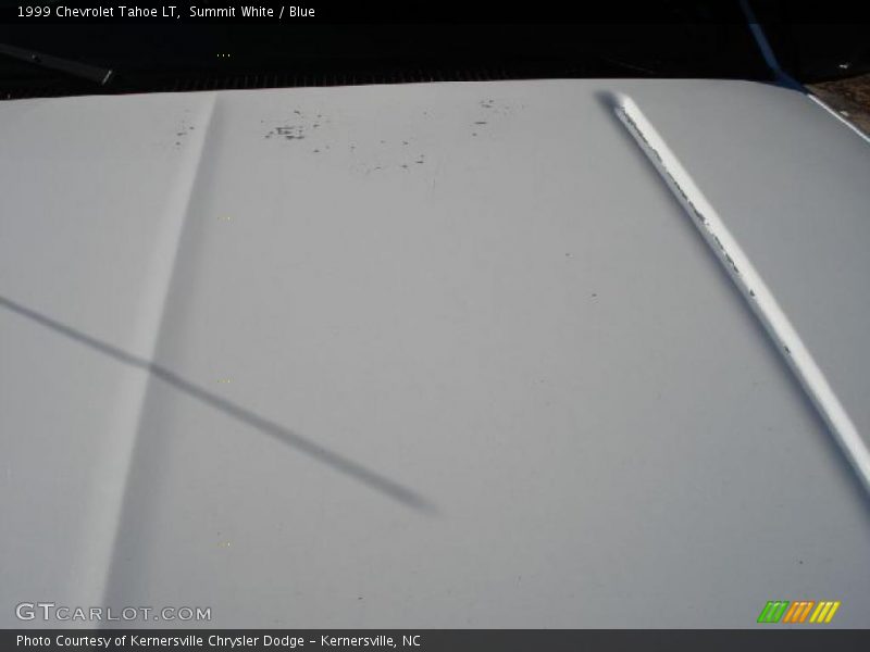 Summit White / Blue 1999 Chevrolet Tahoe LT