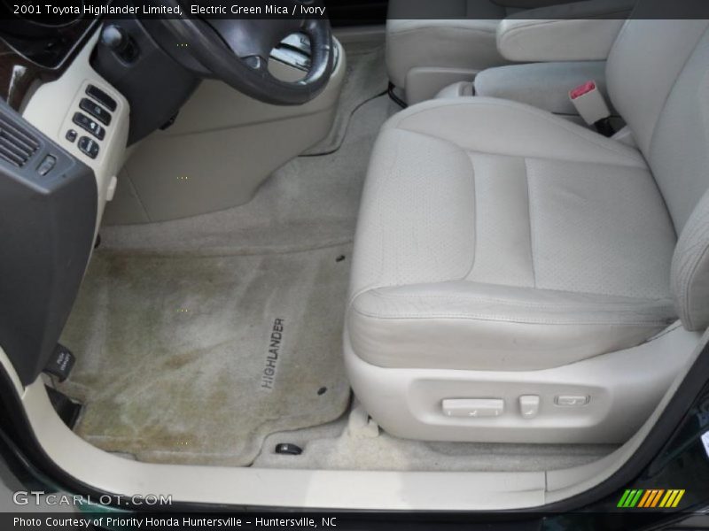 Electric Green Mica / Ivory 2001 Toyota Highlander Limited