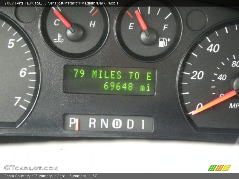 Silver Frost Metallic / Medium/Dark Pebble 2007 Ford Taurus SE