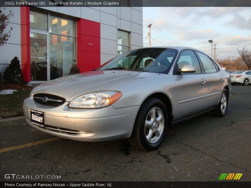 Silver Frost Metallic / Medium Graphite 2002 Ford Taurus SES