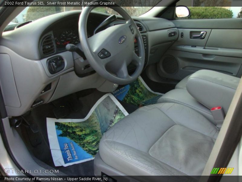 Silver Frost Metallic / Medium Graphite 2002 Ford Taurus SES