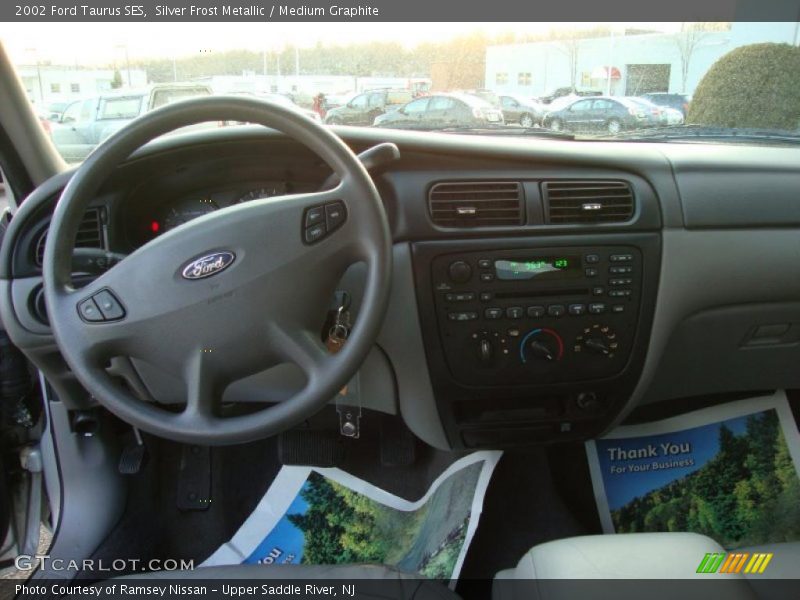 Silver Frost Metallic / Medium Graphite 2002 Ford Taurus SES