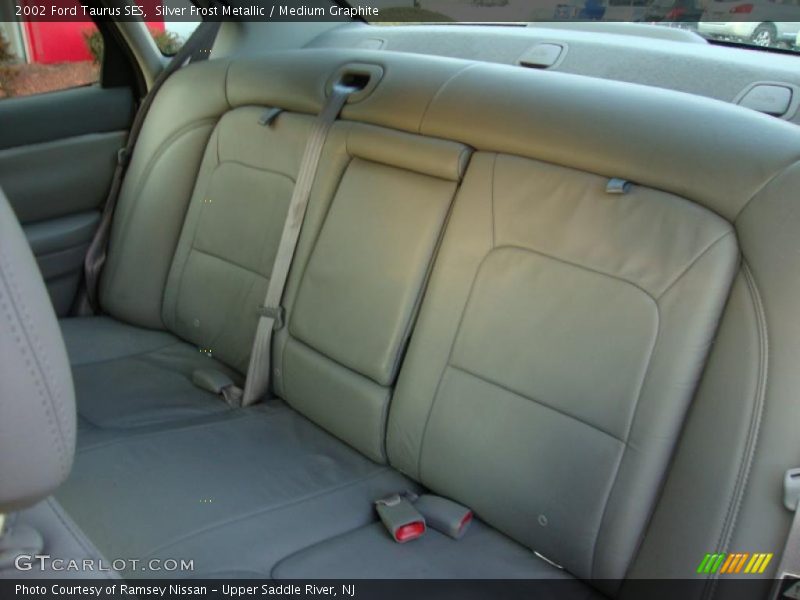 Silver Frost Metallic / Medium Graphite 2002 Ford Taurus SES