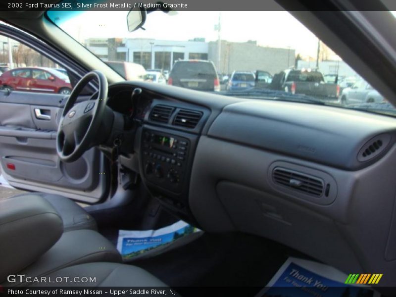 Silver Frost Metallic / Medium Graphite 2002 Ford Taurus SES
