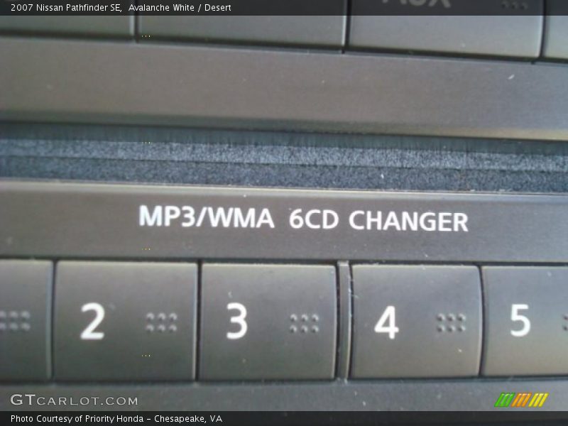 Avalanche White / Desert 2007 Nissan Pathfinder SE